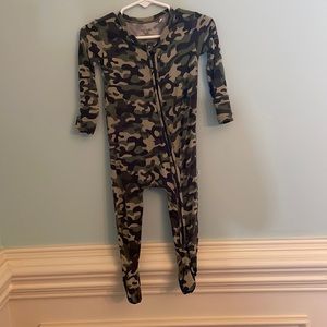 Posh peanut 9-12 mos camo sleeper